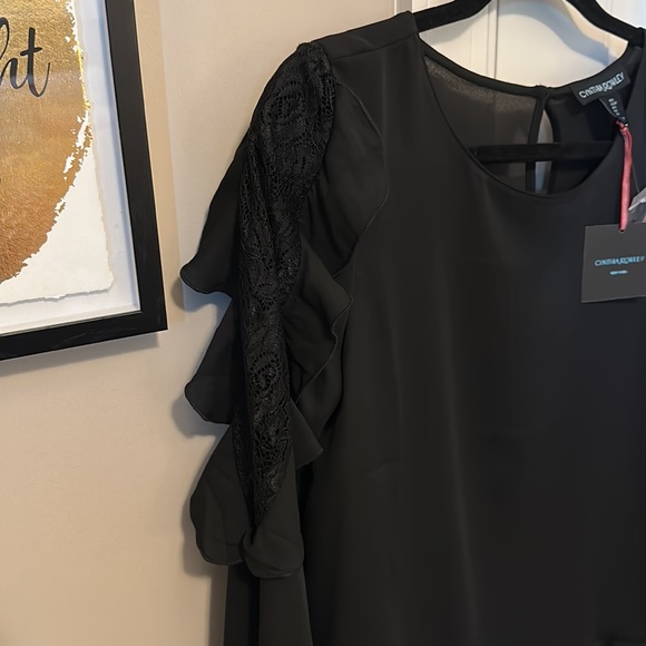 Ruffled Cold Shoulder Blouse - Picture 2 of 4